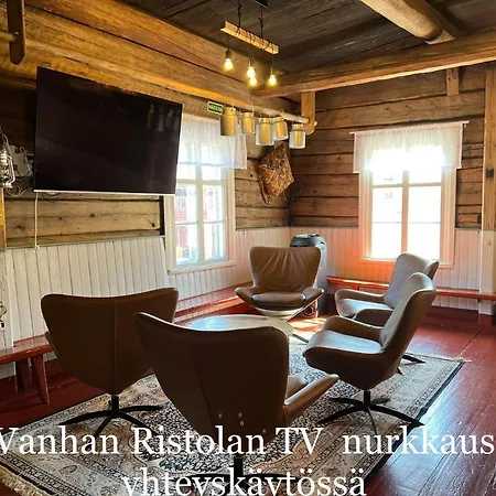 Vanha Ristola Huone- Ja Aittamajoitus Gospodarstwo wiejskie *