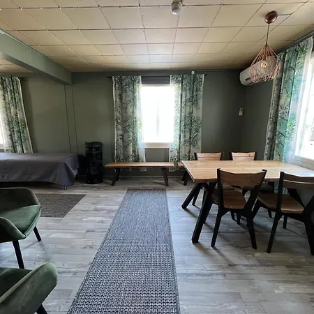 Vanha Ristola Huone- Ja Aittamajoitus Country house *